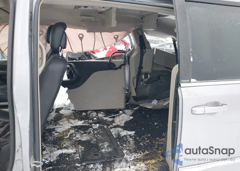 2013 Chrysler Town & Country Touring z USA, uszkodzony, nr VIN 2C4RC1BG9DR756288